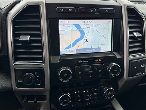 Used 2021 Ford F250 Lariat w/ Chrome Package image 27