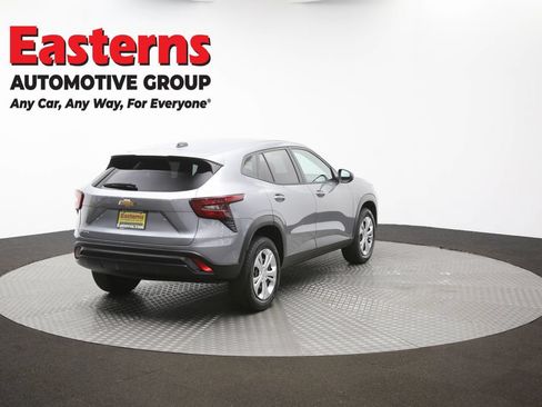 Used 2024 Chevrolet Trax LS w/ Driver Confidence Package FWD image 34