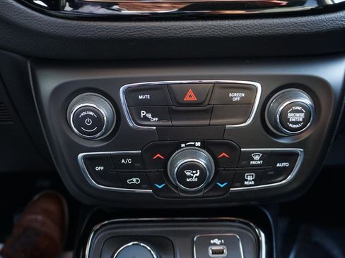 Used 2019 Jeep Compass Limited w/ Safety & Security Group AWD/4WD image 14