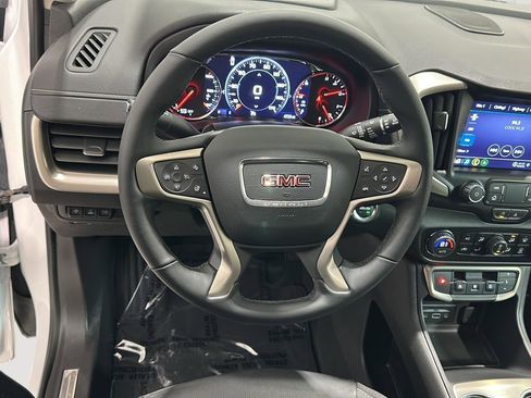 Used 2024 GMC Terrain Denali image 10