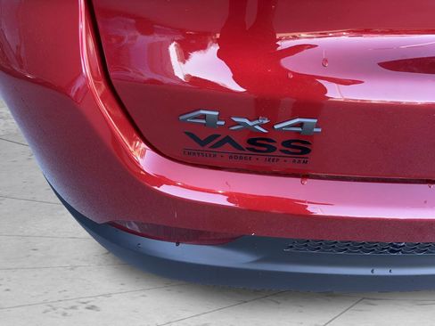 New 2026 Jeep Compass Latitude image 5