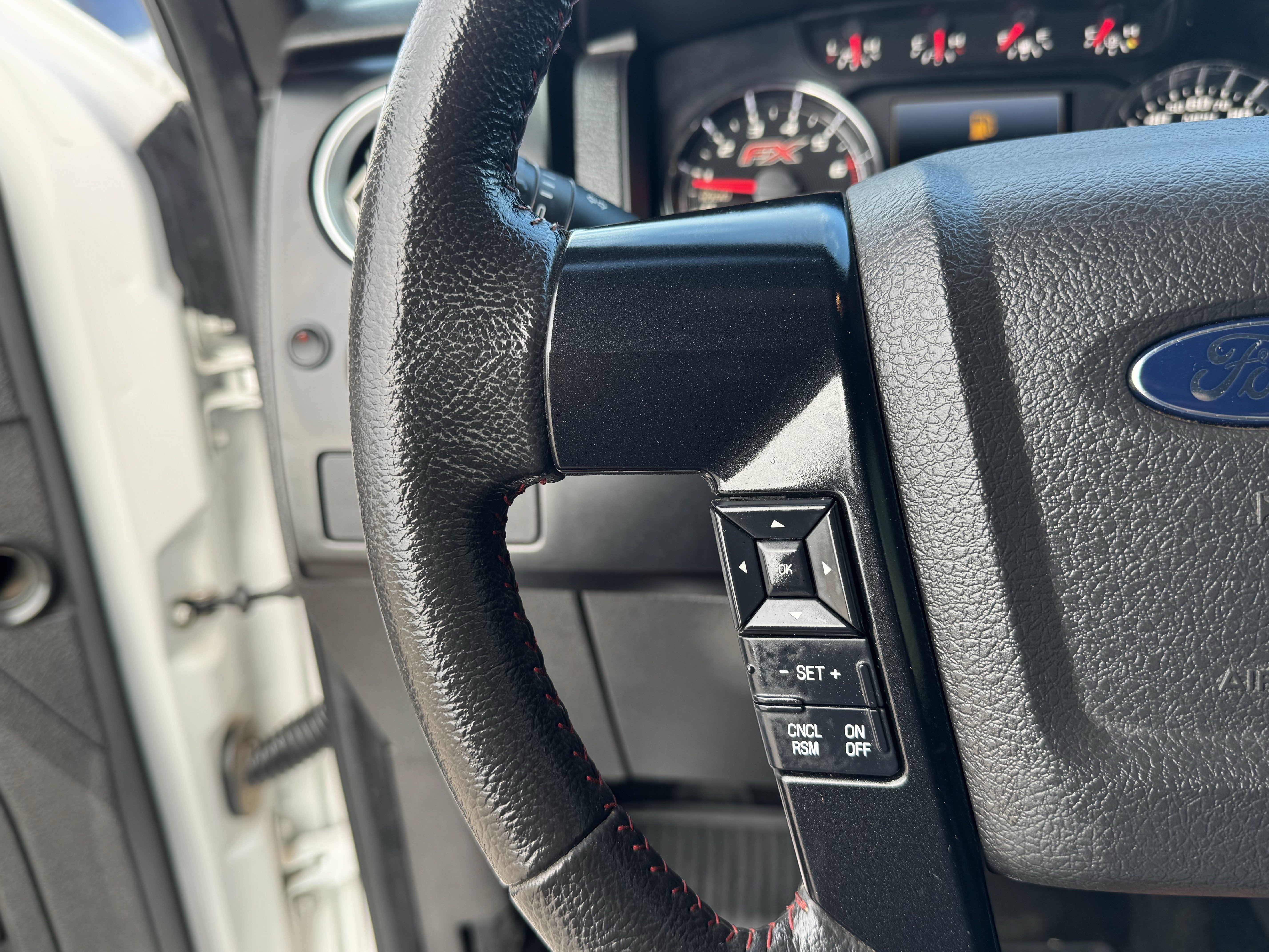 Used 2014 Ford F150 FX4 w/ Equipment Group 402A Luxury AWD/4WD image 29
