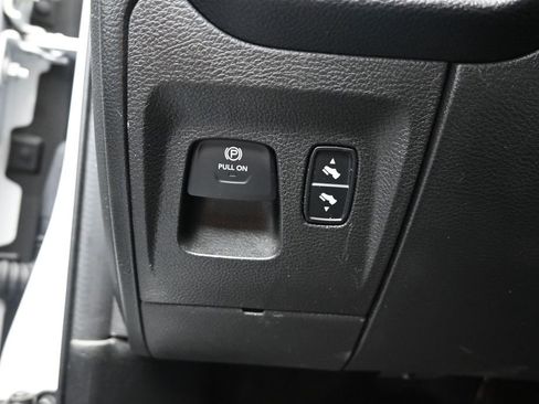 Used 2020 RAM 1500 Big Horn RWD image 13