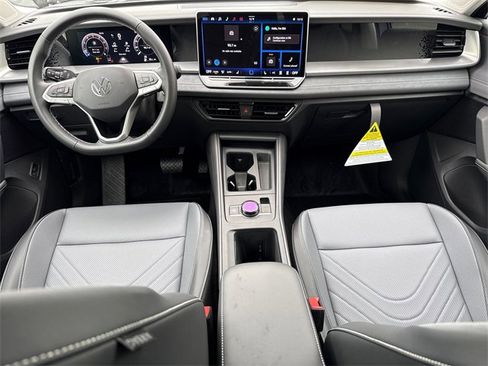 New 2026 Volkswagen Tiguan SE image 19