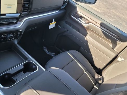 New 2026 Chevrolet Silverado 2500 LTZ w/ LTZ Convenience Package AWD/4WD image 23