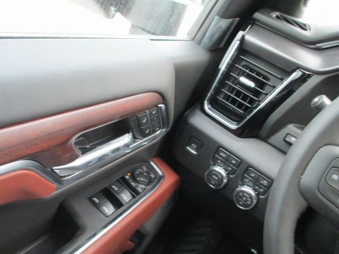 New 2026 GMC Sierra 3500 Denali Ultimate image 17