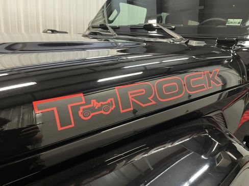 Used 2024 Jeep Wrangler Sahara 4xe image 15