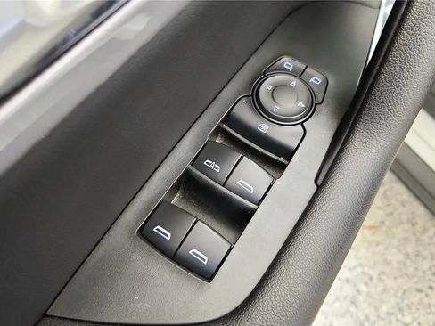 Used 2021 Chevrolet Blazer LT FWD image 30
