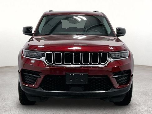 Used 2023 Jeep Grand Cherokee Laredo AWD/4WD image 3