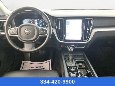 Used 2020 Volvo S60 T5 Momentum image 9