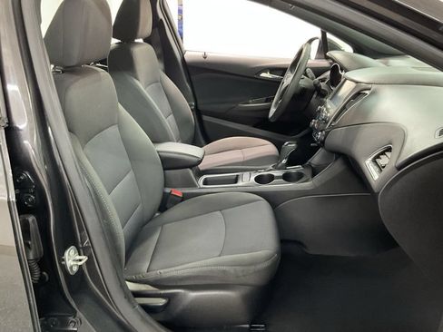 Used 2017 Chevrolet Cruze LT w/ Sun And Sound Package FWD image 27