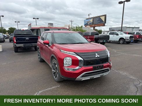 Used 2024 Mitsubishi Outlander SE image 1