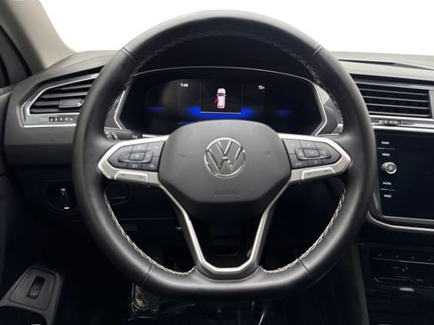 Used 2024 Volkswagen Tiguan SE FWD image 60