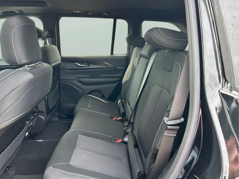 New 2026 Jeep Grand Cherokee Laredo X RWD image 10