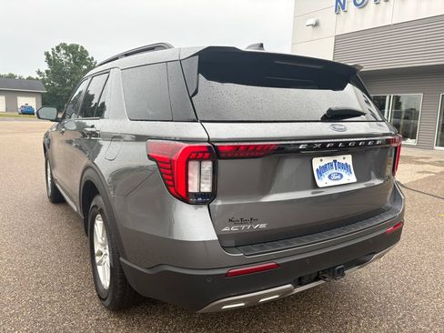 Used 2025 Ford Explorer Active w/ Active Comfort Package RWD image 8