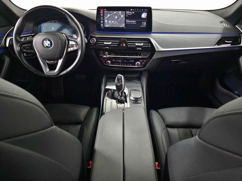 Used 2023 BMW 530i xDrive w/ Convenience Package image 15