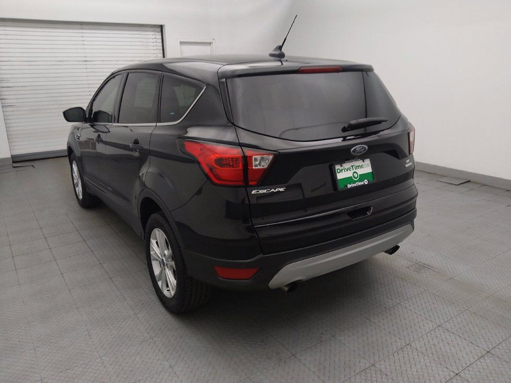 Used 2019 Ford Escape SE FWD image 5