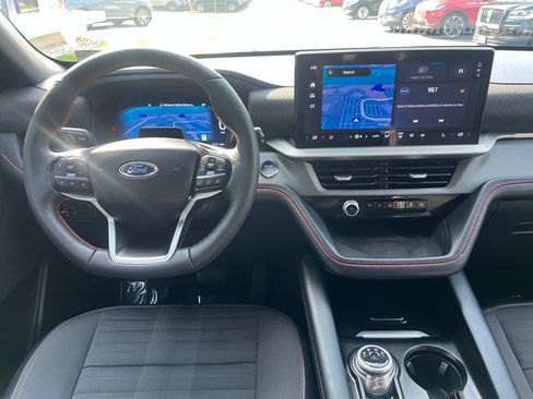 Used 2025 Ford Explorer ST-Line w/ ST-Line Street Pack AWD/4WD image 17
