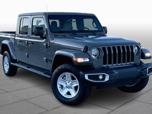 Used 2020 Jeep Gladiator Sport w/ Quick Order Package 24S image 2