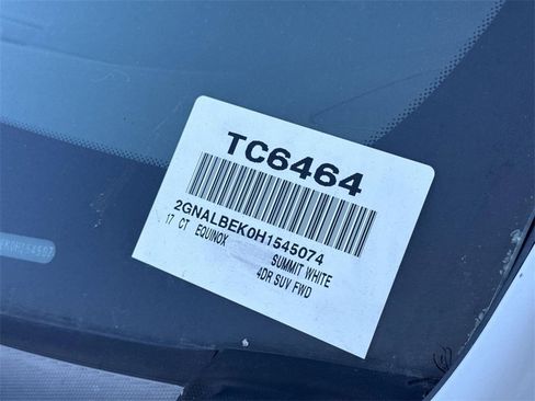 Used 2017 Chevrolet Equinox LS image 29