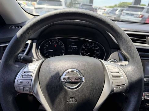 Used 2016 Nissan Rogue SV AWD/4WD image 26