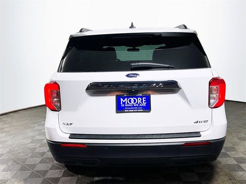Used 2022 Ford Explorer XLT image 7