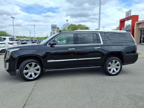 Used 2018 Cadillac Escalade ESV Premium Luxury RWD image 18