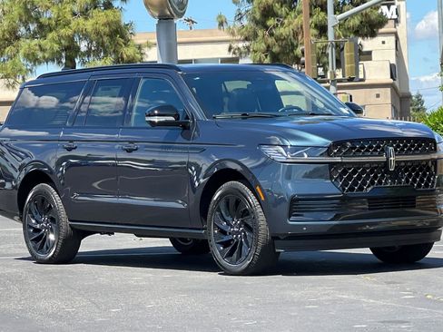 New 2026 Lincoln Navigator L Reserve AWD/4WD image 10