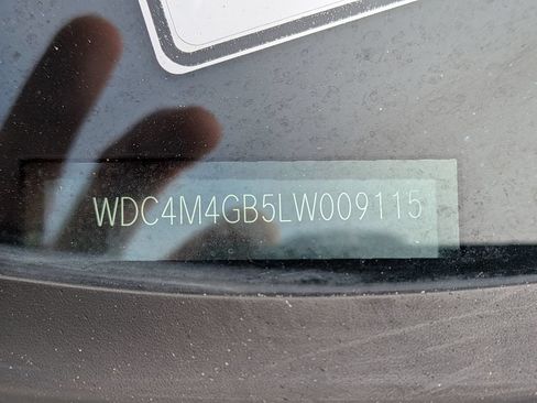 Used 2020 Mercedes-Benz GLB 250 w/ Premium Package image 7