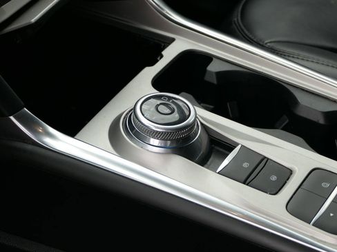 Used 2022 Ford Explorer XLT w/ Equipment Group 202A image 22