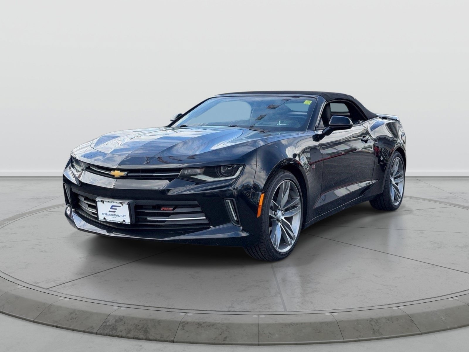 Used 2016 Chevrolet Camaro LT RWD image 3