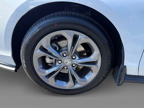 Used 2024 Honda Accord EX image 9