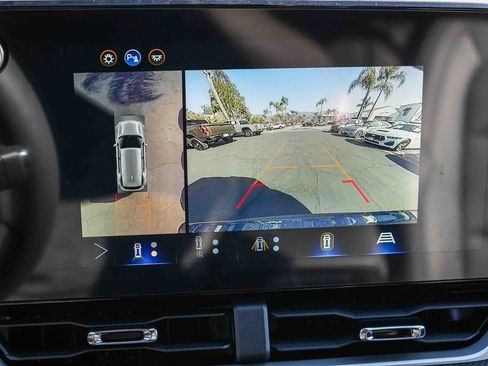 New 2026 Chevrolet Equinox LT w/ Convenience Package II FWD image 23