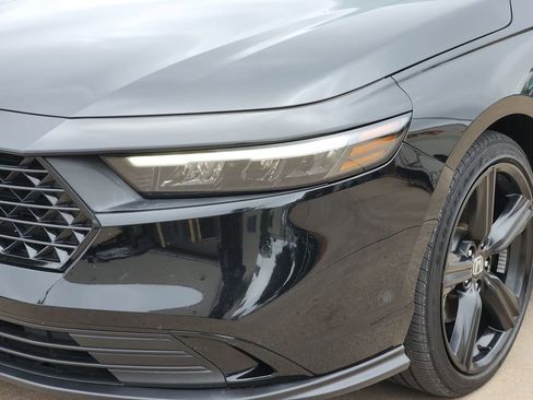 Used 2023 Honda Accord Sport image 9