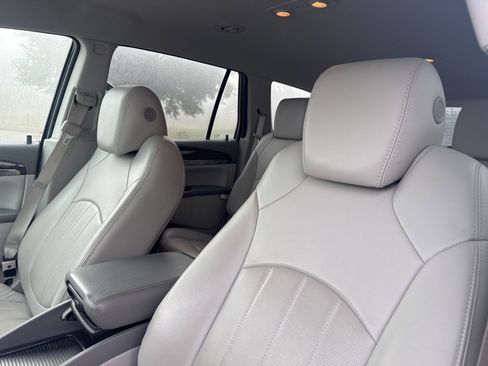 Used 2017 Buick Enclave Leather image 16