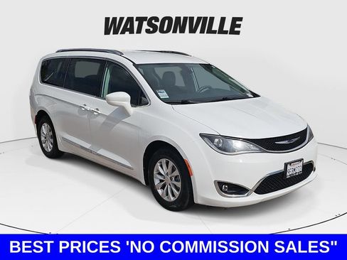 Used 2018 Chrysler Pacifica Touring-L FWD image 1