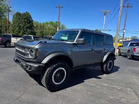 Used 2023 Ford Bronco Black Diamond w/ Sasquatch Package AWD/4WD image 16