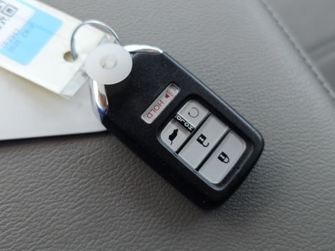 Used 2020 Honda CR-V Touring image 32