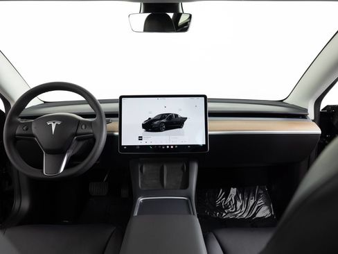 Used 2023 Tesla Model 3 Standard Range RWD image 32