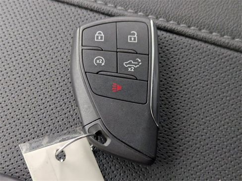 Used 2025 GMC Sierra 1500 SLT w/ SLT Premium Plus Package image 32