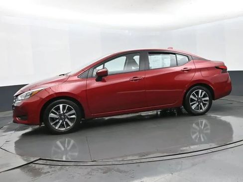 Used 2025 Nissan Versa SV FWD image 5