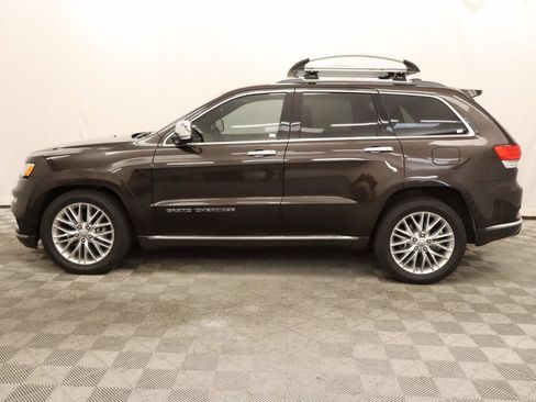 Used 2017 Jeep Grand Cherokee Summit AWD/4WD image 2