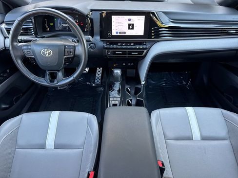 Used 2025 Toyota Camry SE w/ Convenience Package FWD image 17