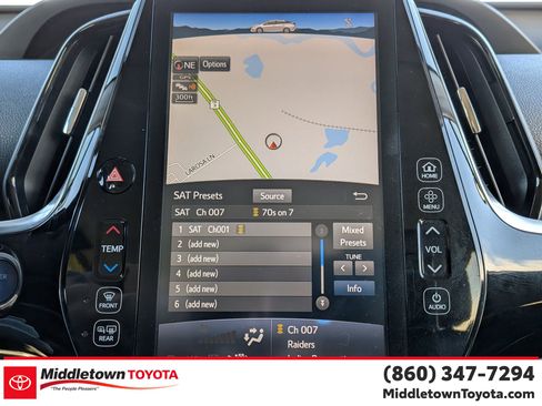 Used 2017 Toyota Prius Prime Premium FWD image 23