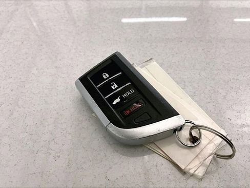 Used 2023 Acura MDX SH-AWD image 9