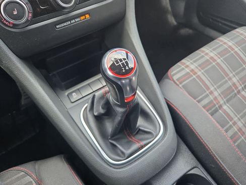 Used 2011 Volkswagen GTI 4-Door image 26