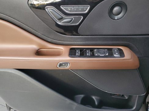 Used 2021 Lincoln Aviator Reserve w/ Equipment Group 201A image 25