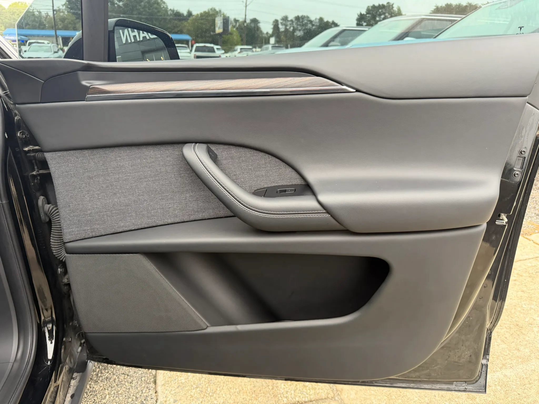 Used 2023 Tesla Model X AWD/4WD image 19