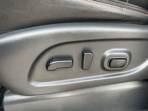 Used 2021 Nissan Titan PRO-4X w/ Pro-4x Convenience Package image 14