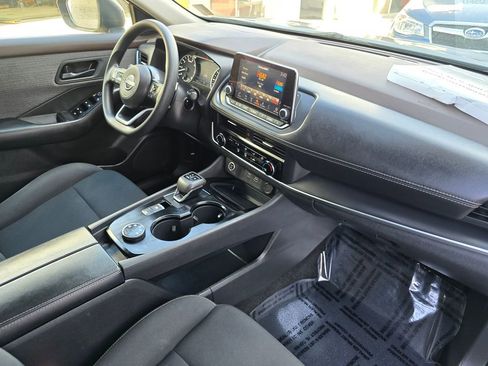 Used 2023 Nissan Rogue S image 10
